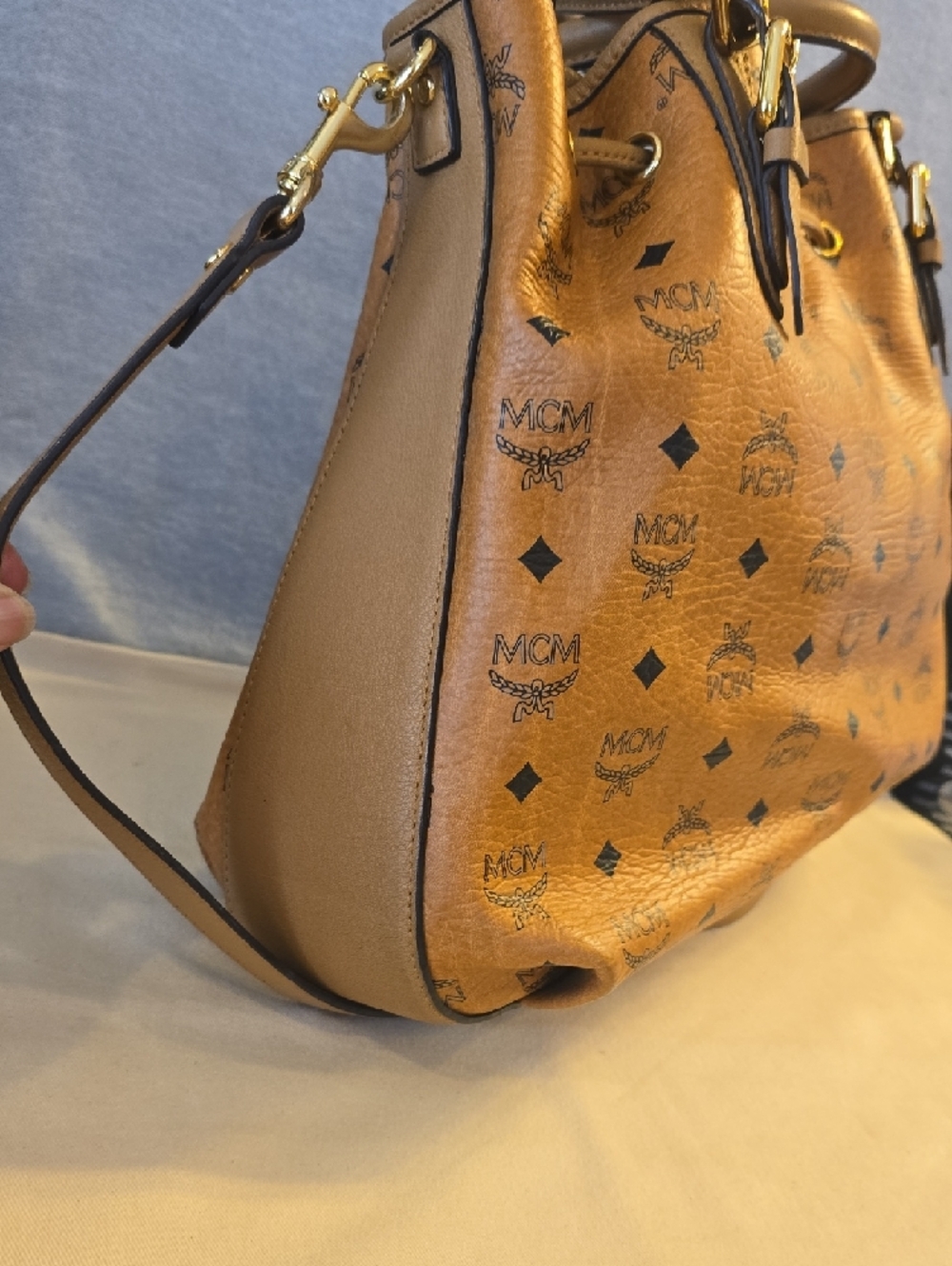 MCM Cognac Logo Drawstring Shoulder Bag with Gold Hardware - Picture 4 of 11